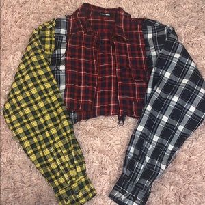 “Off line” crop bottom up shirt